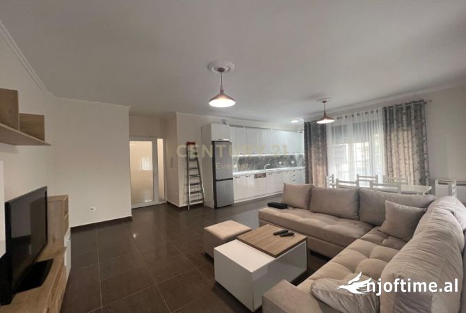 Shtepi me qera 2+1 ne Tirane - 1,000 Euro