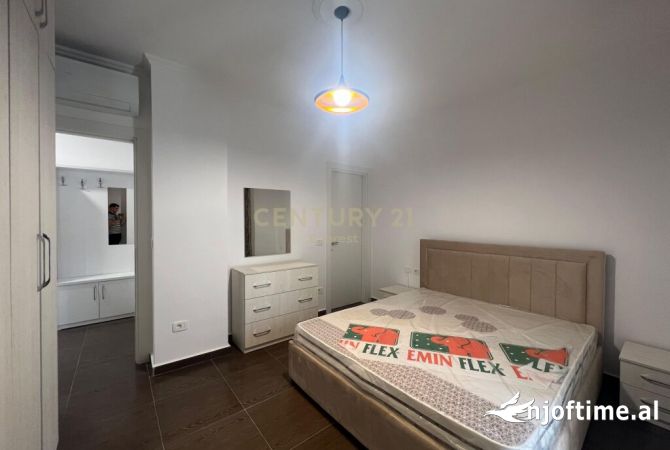 Shtepi me qera Apartament ne Tirane, 2+1, Mobilimi E mobiluar, Pagesa 1,000  Euro.