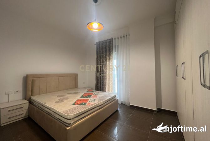Shtepi me qera Apartament ne Tirane, 2+1, Mobilimi E mobiluar, Pagesa 1,000  Euro.