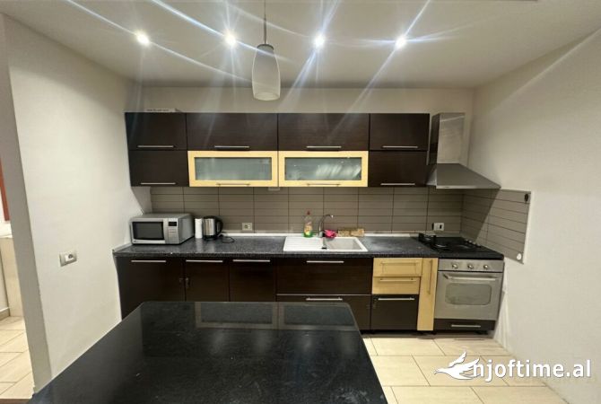 Shtepi me qera 2+1 ne Tirane - 600 Euro