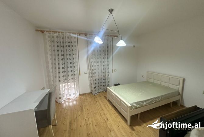 Shtepi me qera Apartament ne Tirane, 2+1, Mobilimi E mobiluar, Pagesa 600  Euro.