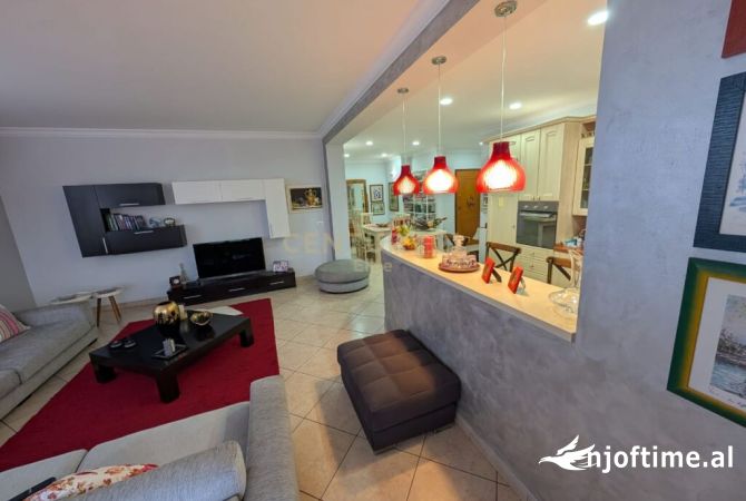 Shtepi me qera 2+1 ne Tirane - 800 Euro