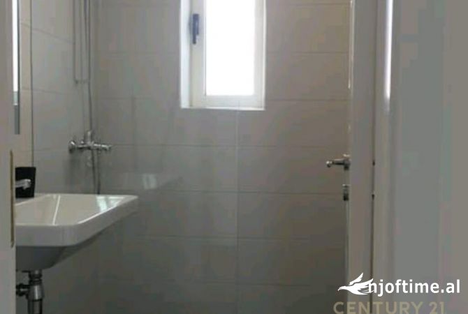 Shtepi me qera Apartament ne Tirane, 1+1, Mobilimi E mobiluar, Pagesa 580  Euro.