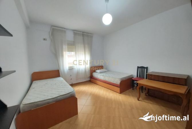 Shtepi me qera Apartament ne Tirane, 2+1, Mobilimi E mobiluar, Pagesa 500  Euro.
