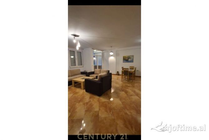 Shtepi me qera Apartament ne Tirane, 3+1, Mobilimi Pjeserisht e mobiluar, Pagesa 1,300  Euro.