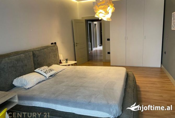 Shtepi me qera Apartament ne Tirane, 3+1, Mobilimi E mobiluar, Pagesa 1,200  Euro.