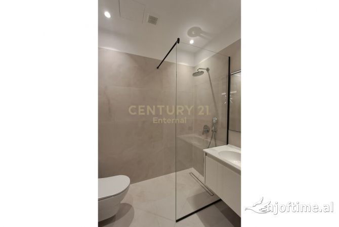 Shtepi me qera 2+1 ne Tirane - 2,500 Euro