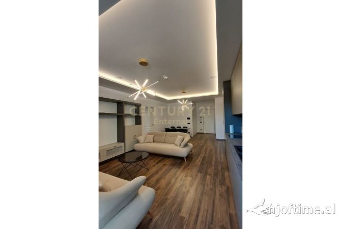 Shtepi me qera 2+1 ne Tirane - 2,500 Euro