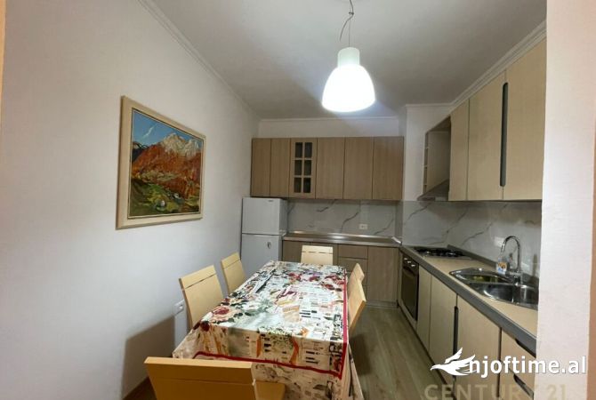 Shtepi me qera Apartament ne Tirane, 1+1, Mobilimi E mobiluar, Pagesa 850  Euro.