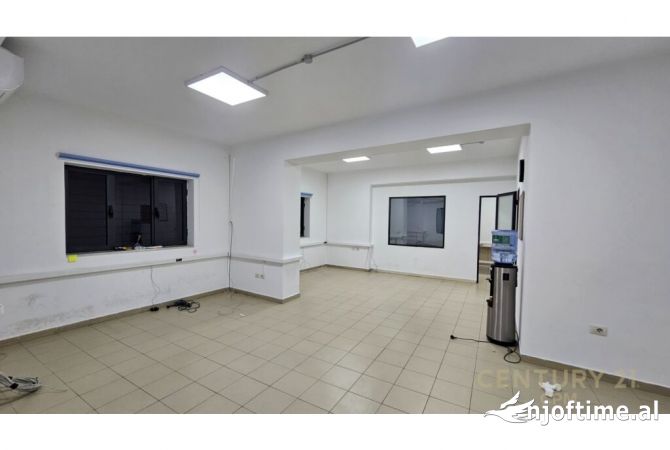 Ambient Komercial Per Qera!