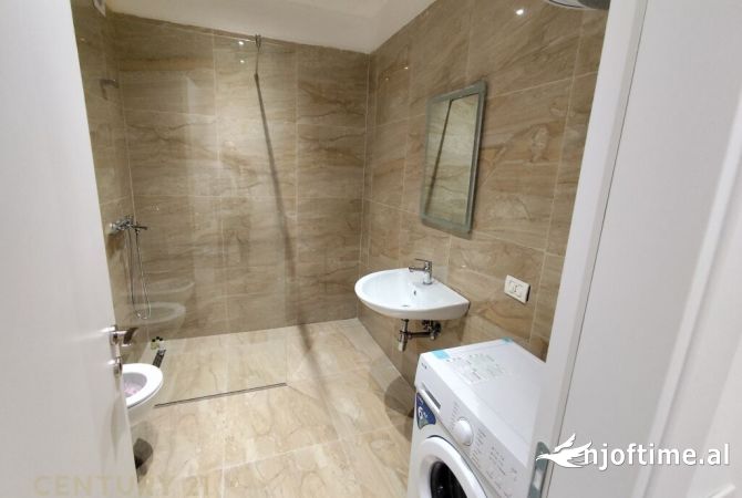Shtepi me qera 2+1 ne Tirane - 800 Euro