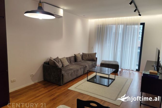 Shtepi me qera 2+1 ne Tirane - 800 Euro