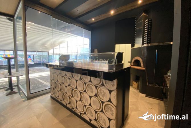Ambient biznesi me qera 2+1 ne Tirane - 1,000 Euro
