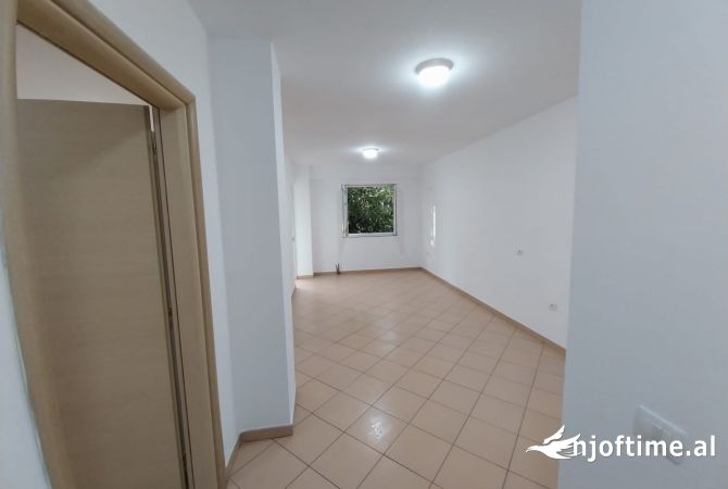 Ambjent biznesi me qera 