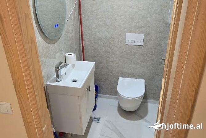 Ambient biznesi me qera 6+1 ne Tirane - 300 Euro