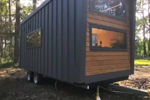 Luxury villas for sale in Tirana 1+1, Emty