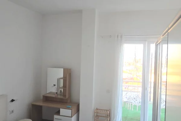Shtepi me qera Apartament ne Tirane, 1+1, Mobilimi E mobiluar, Pagesa 300  Euro.
