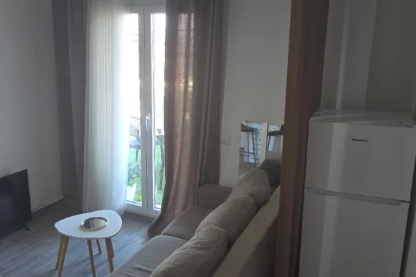 Shtepi me qera 1+1 ne Tirane - 300 Euro