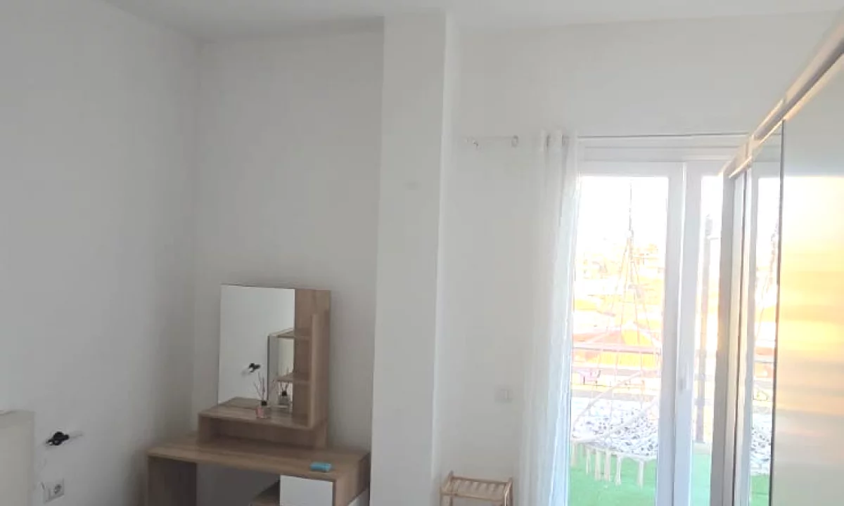 Shtepi me qera Apartament ne Tirane, 1+1, Mobilimi E mobiluar, Pagesa 300  Euro.