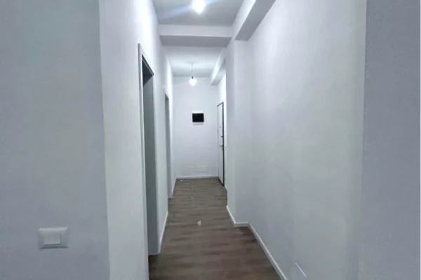 Shtepi me qera Apartament ne Tirane, 1+1, Mobilimi Pjeserisht e mobiluar, Pagesa 350  Euro.