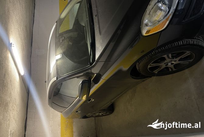 Makina ne shitje  ne Tirane - 11,500 Euro