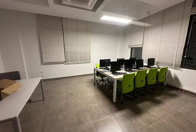 Business Property for Rent 3+1 in Tirana - 900 Euro