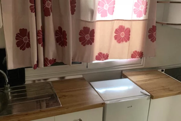 Shtepi me qera 1+1 ne Tirane - 30,000 Leke