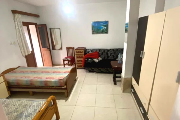 Shtepi me qera Apartament ne Tirane, 1+1, Mobilimi E mobiluar, Pagesa 27,000  Leke.
