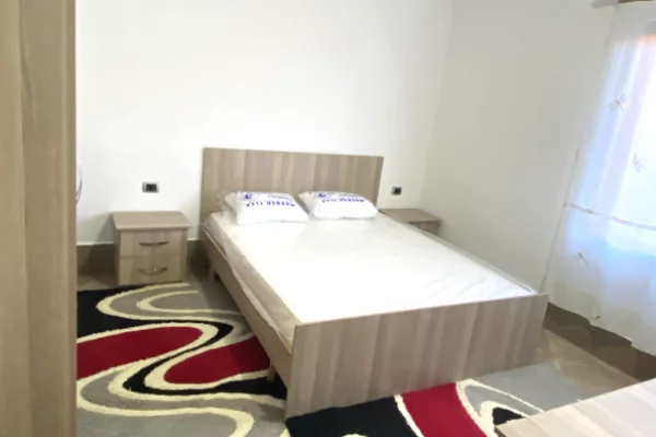 Shtepi me qera Apartament ne Tirane, 1+1, Mobilimi E mobiluar, Pagesa 35,000  Leke.