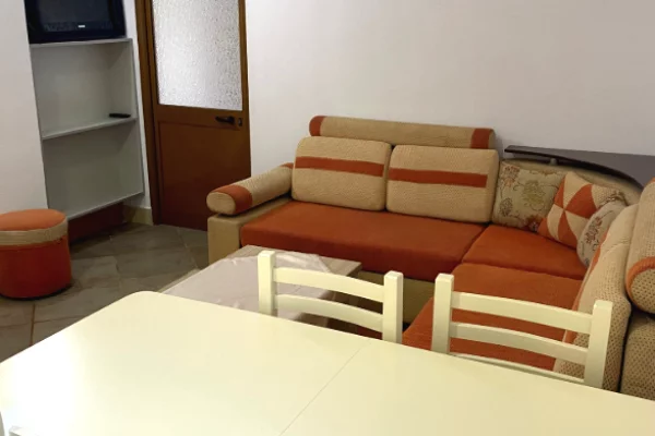 Shtepi me qera 1+1 ne Tirane - 35,000 Leke