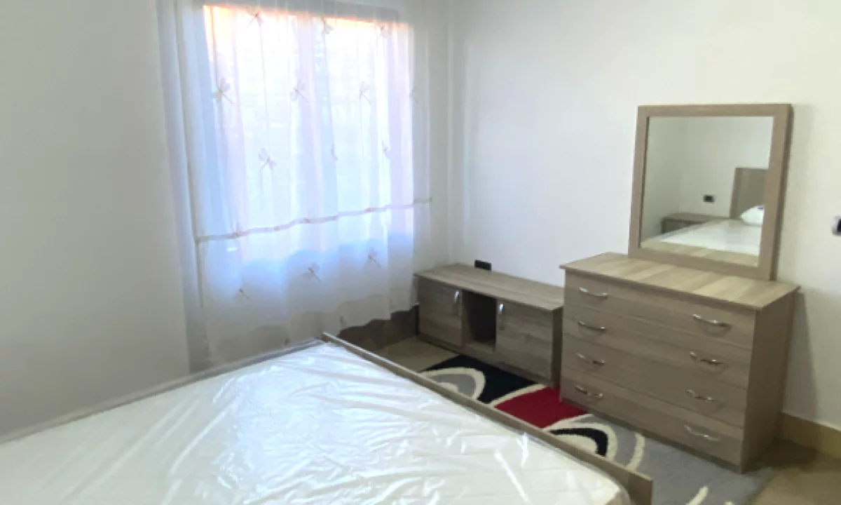 Shtepi me qera Apartament ne Tirane, 1+1, Mobilimi E mobiluar, Pagesa 35,000  Leke.