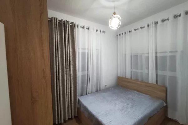 Shtepi me qera Apartament ne Tirane, 1+1, Mobilimi E mobiluar, Pagesa 42,000  Leke.