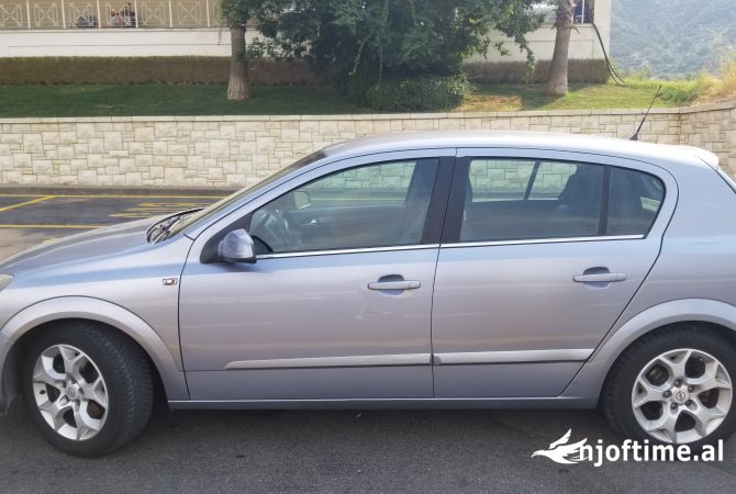 Makina ne shitje  ne Tirane - 2,500 Euro