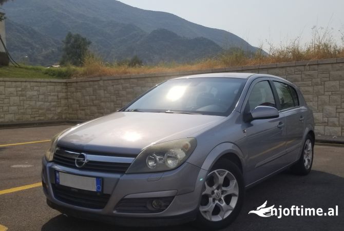 Makina ne shitje ne Tirane - 2,500 Euro