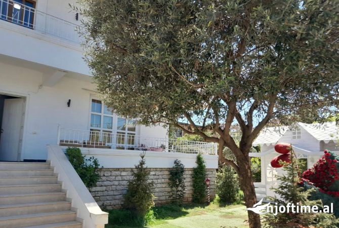 Shtepi ne shitje Shtepi Private ne Tirane, 7+1, Mobilimi E mobiluar, Pagesa 500,000  Euro.