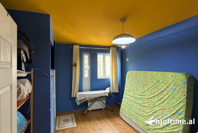 Shtepi ne shitje Apartament ne Tirane, 2+1, Mobilimi E mobiluar, Pagesa 140,000  Euro.