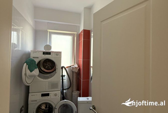 Shtepi ne shitje Apartament ne Tirane, 2+1, Mobilimi E mobiluar, Pagesa 230,000  Euro.