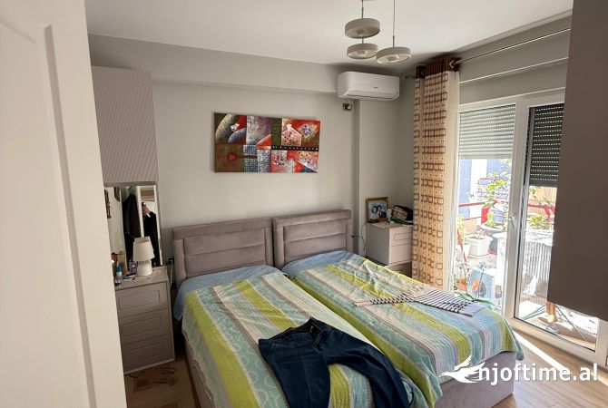 Shtepi ne shitje Apartament ne Tirane, 2+1, Mobilimi E mobiluar, Pagesa 230,000  Euro.
