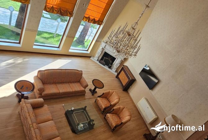 Shtepi ne shitje Vila Luksoze ne Tirane, 7+1, Mobilimi Pjeserisht e mobiluar, Pagesa 2,500,000  Euro.