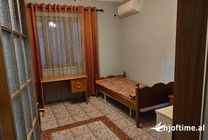 Shtepi me qera 3+1 ne Tirane - 80,000 Leke
