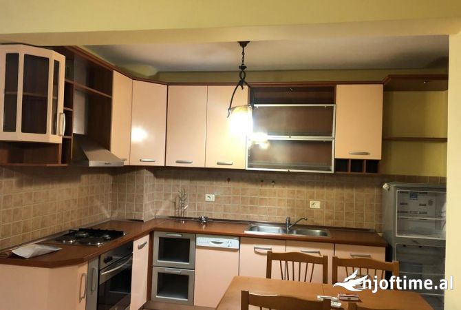 Shtepi me qera 1+1 ne Tirane - 550 Euro
