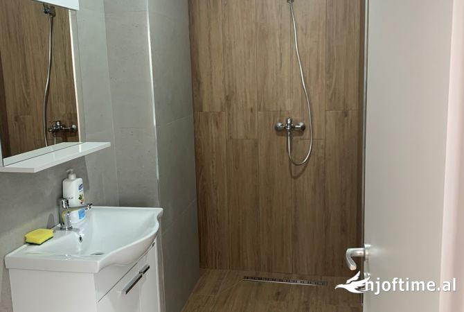 Shtepi me qera 1+1 ne Tirane - 800 Euro