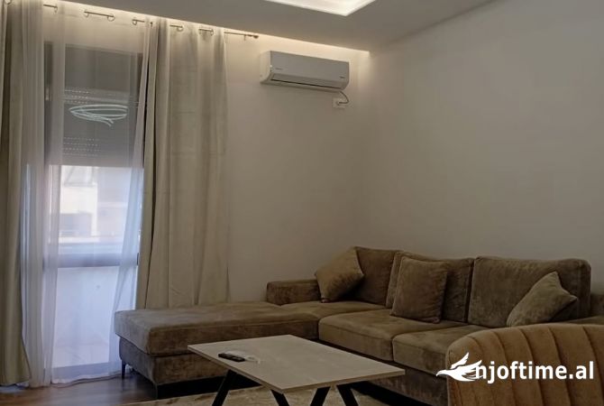 Shtepi me qera 2+1 ne Tirane - 800 Euro