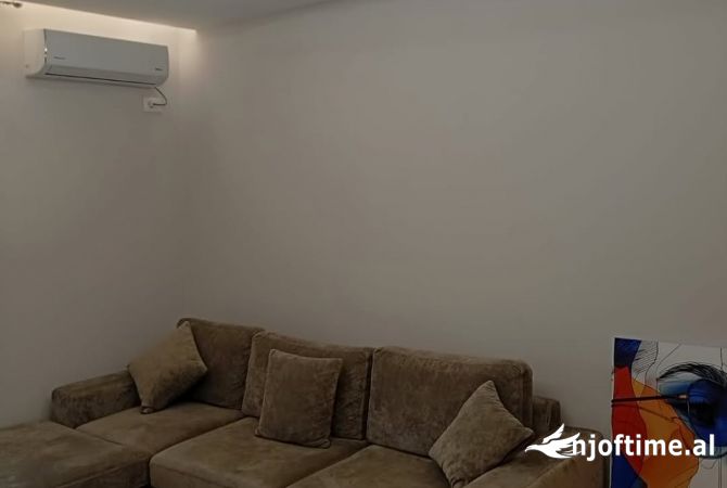 Shtepi me qera 2+1 ne Tirane - 800 Euro