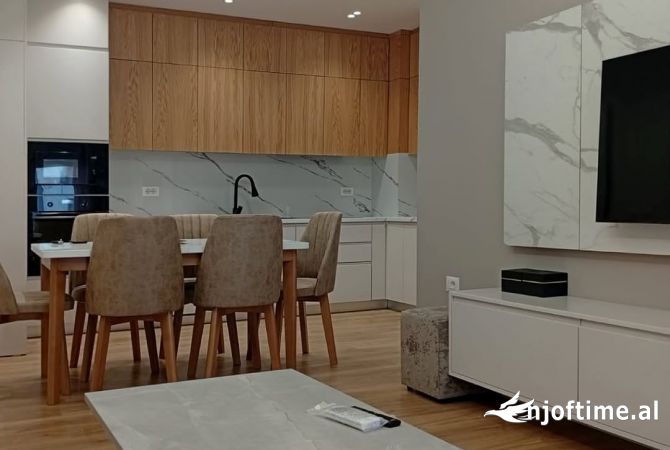 Shtepi me qera Apartament ne Tirane, 2+1, Mobilimi E mobiluar, Pagesa 800  Euro.