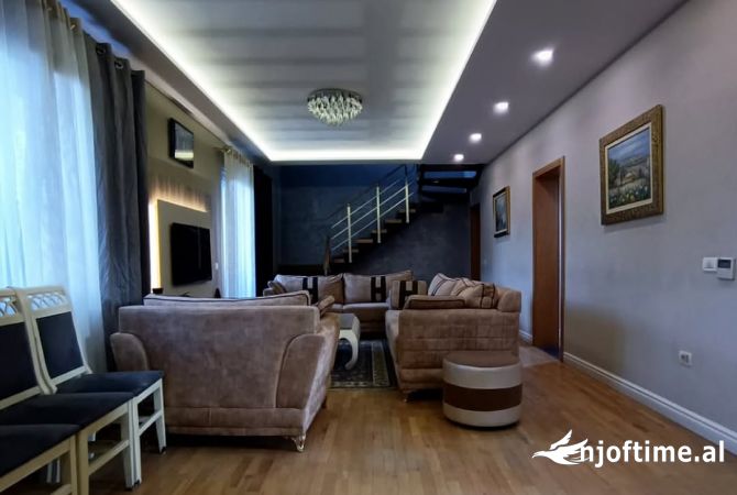 Shtepi me qera 2+1 ne Tirane - 1,300 Euro