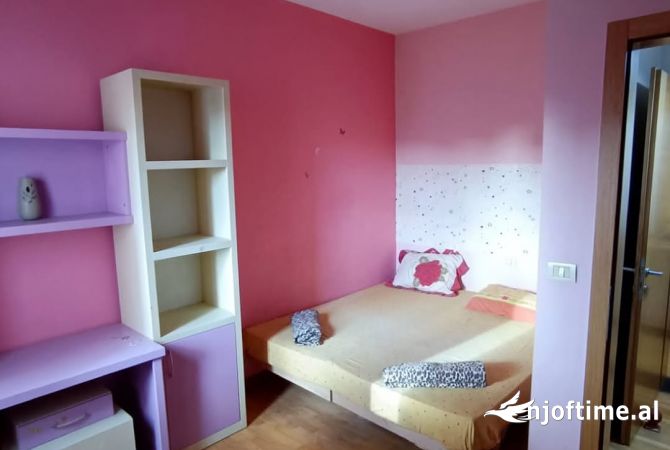 Shtepi me qera Vila Luksoze ne Tirane, 2+1, Mobilimi E mobiluar, Pagesa 1,300  Euro.