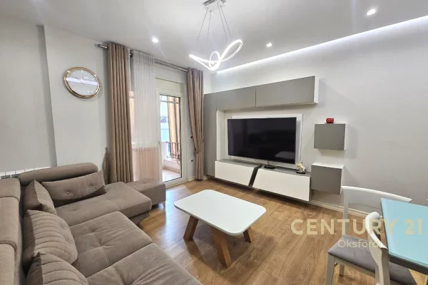 Shtepi ne shitje Apartament ne Tirane, 2+1, Mobilimi E mobiluar, Pagesa 170,000  Euro.