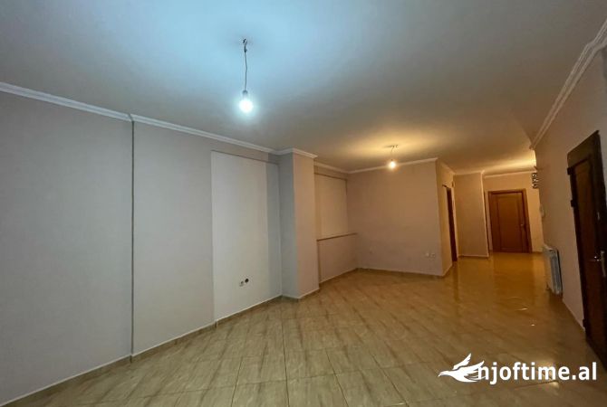 Shtepi me qera 2+1 ne Tirane - 37,000 Leke