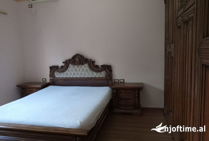 Shtepi me qera Apartament ne Tirane, 2+1, Mobilimi E mobiluar, Pagesa 600  Euro.